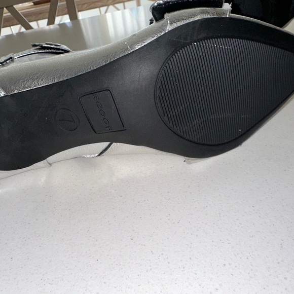 SCOOP Silver Ankle Boots - Picture 3 of 9